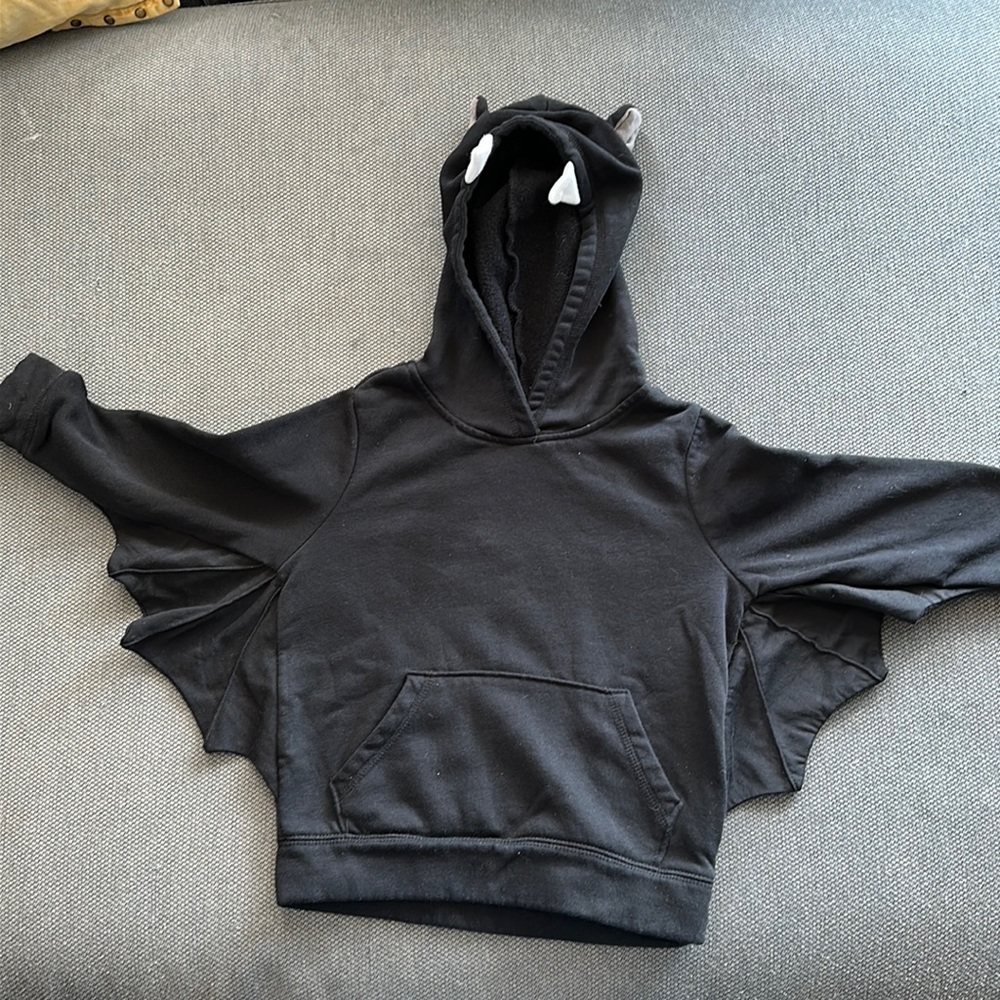 🦇 🖤 4T Bat Old Navy Hoodie